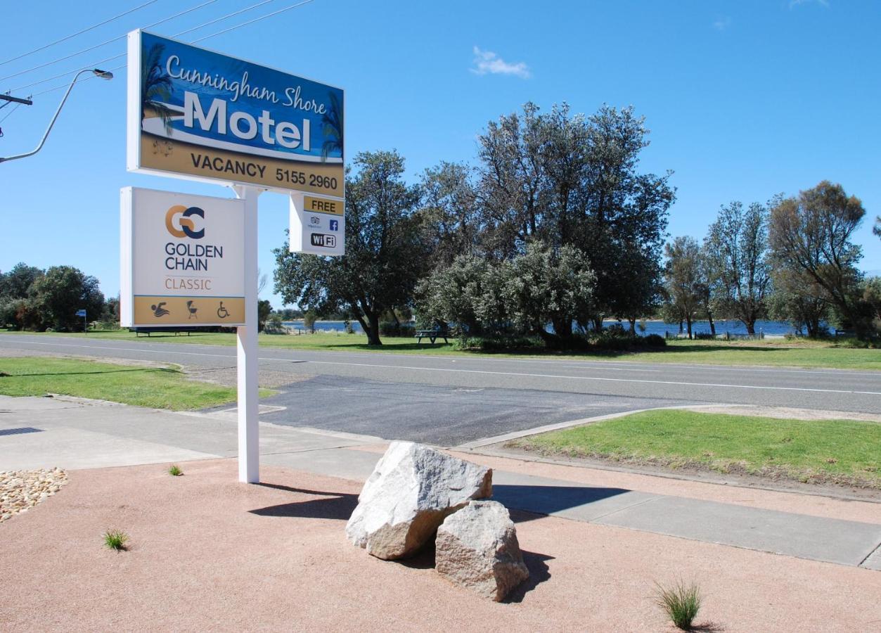 Cunningham Shore Motel Lakes Entrance Exterior photo