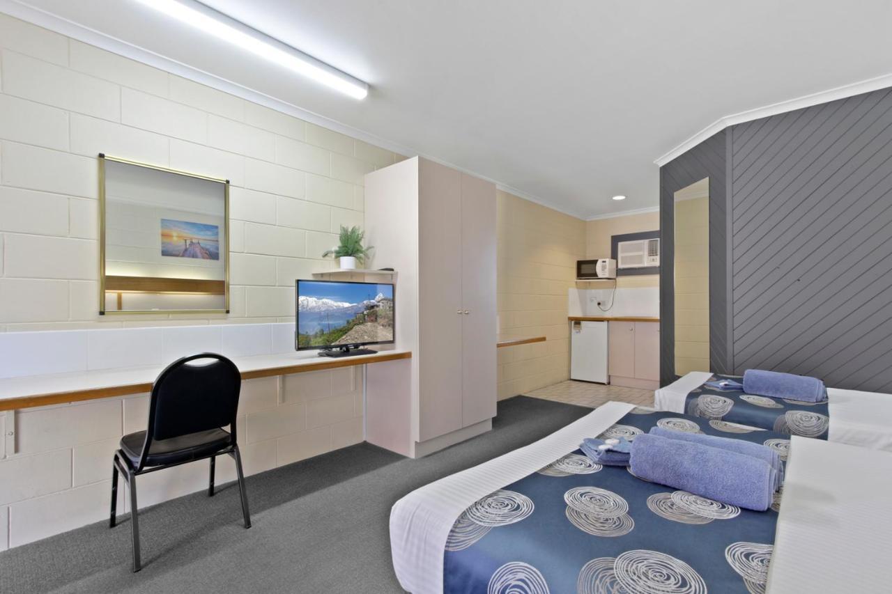 Cunningham Shore Motel Lakes Entrance Exterior photo