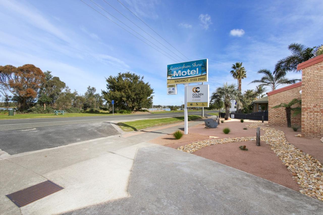 Cunningham Shore Motel Lakes Entrance Exterior photo