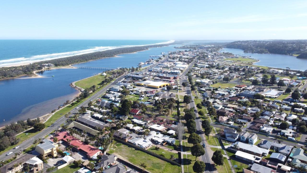 Cunningham Shore Motel Lakes Entrance Exterior photo