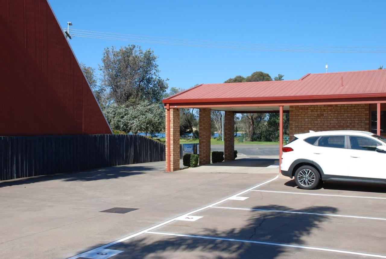 Cunningham Shore Motel Lakes Entrance Exterior photo