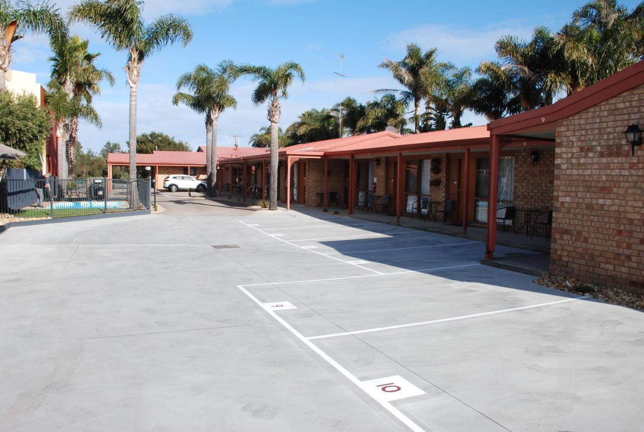 Cunningham Shore Motel Lakes Entrance Exterior photo