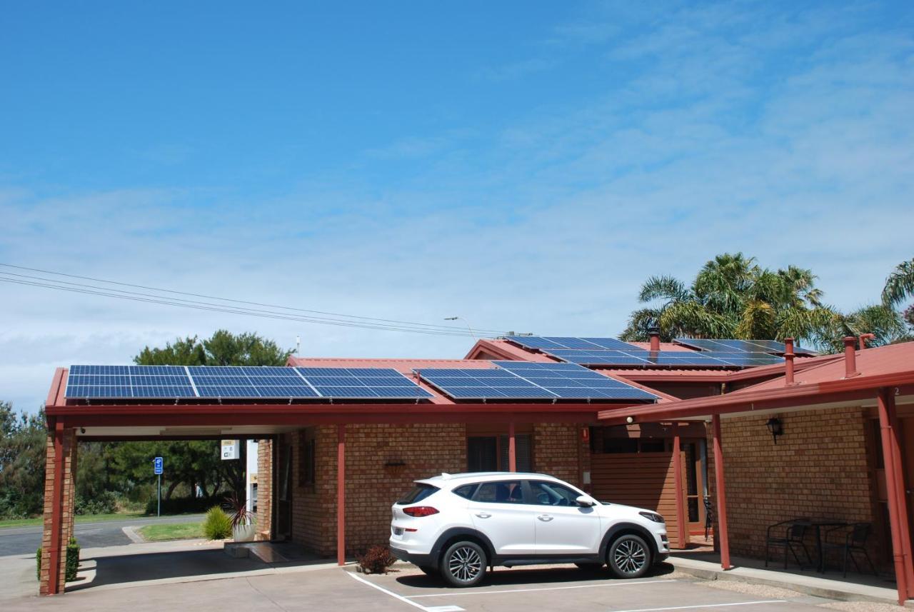 Cunningham Shore Motel Lakes Entrance Exterior photo