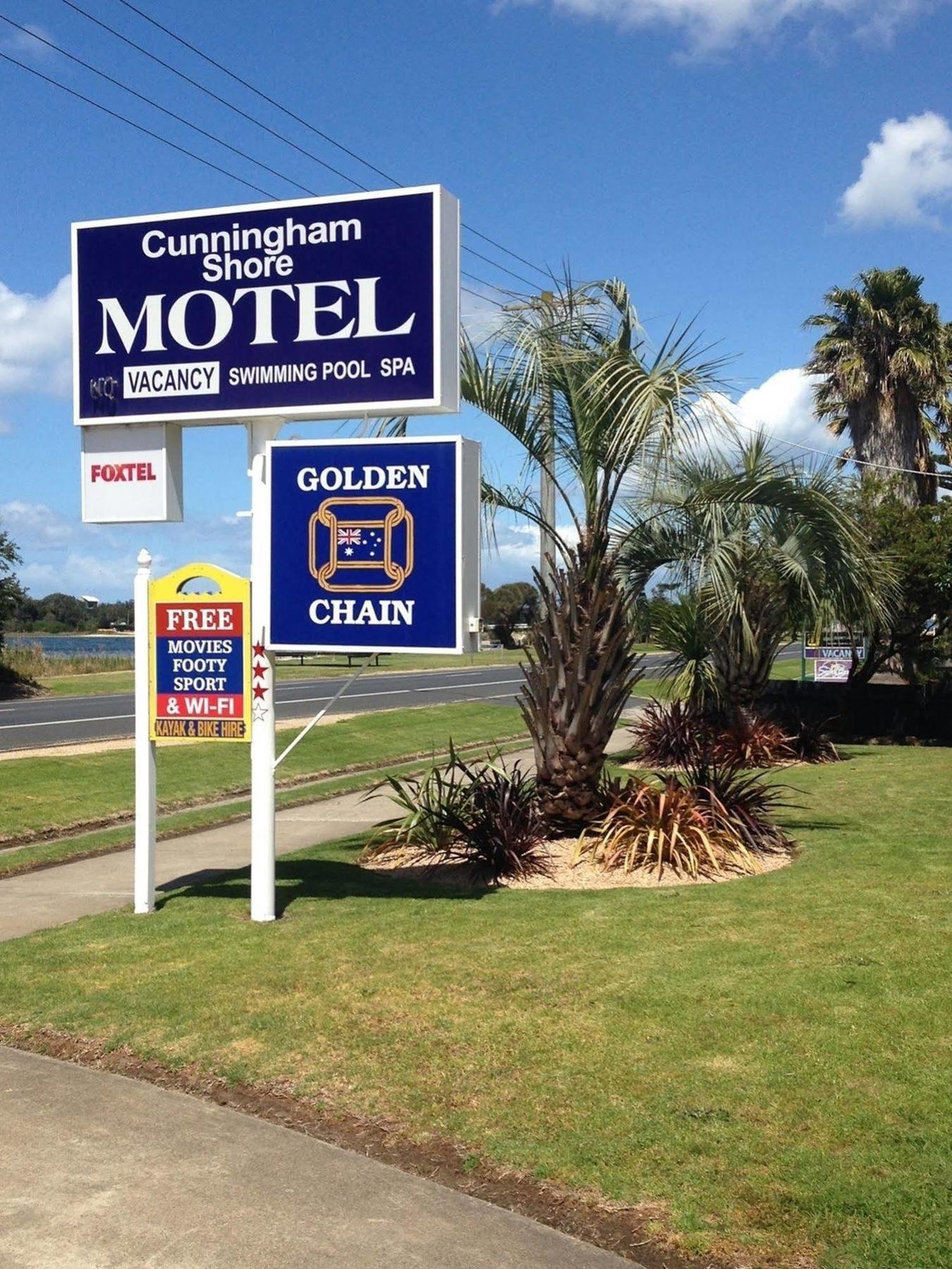 Cunningham Shore Motel Lakes Entrance Exterior photo